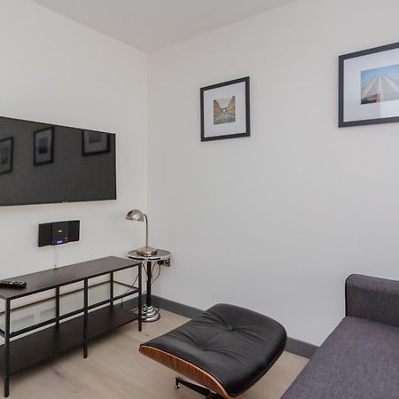 Stylish 1 Bedroom Apartment In Holborn In A Great Location Londen Buitenkant foto