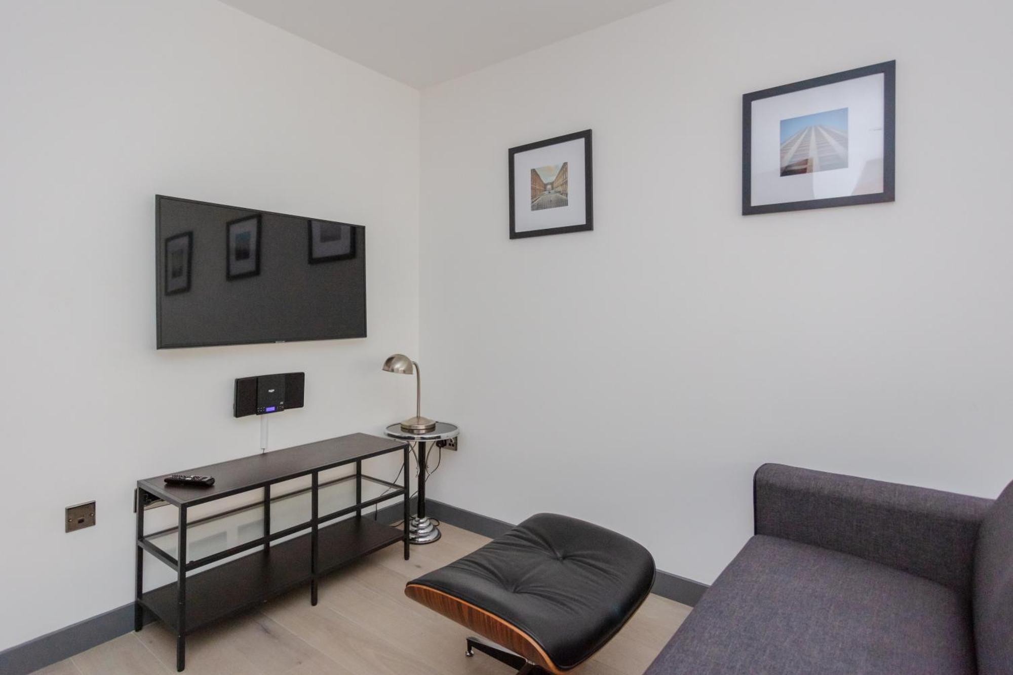 Stylish 1 Bedroom Apartment In Holborn In A Great Location Londen Buitenkant foto