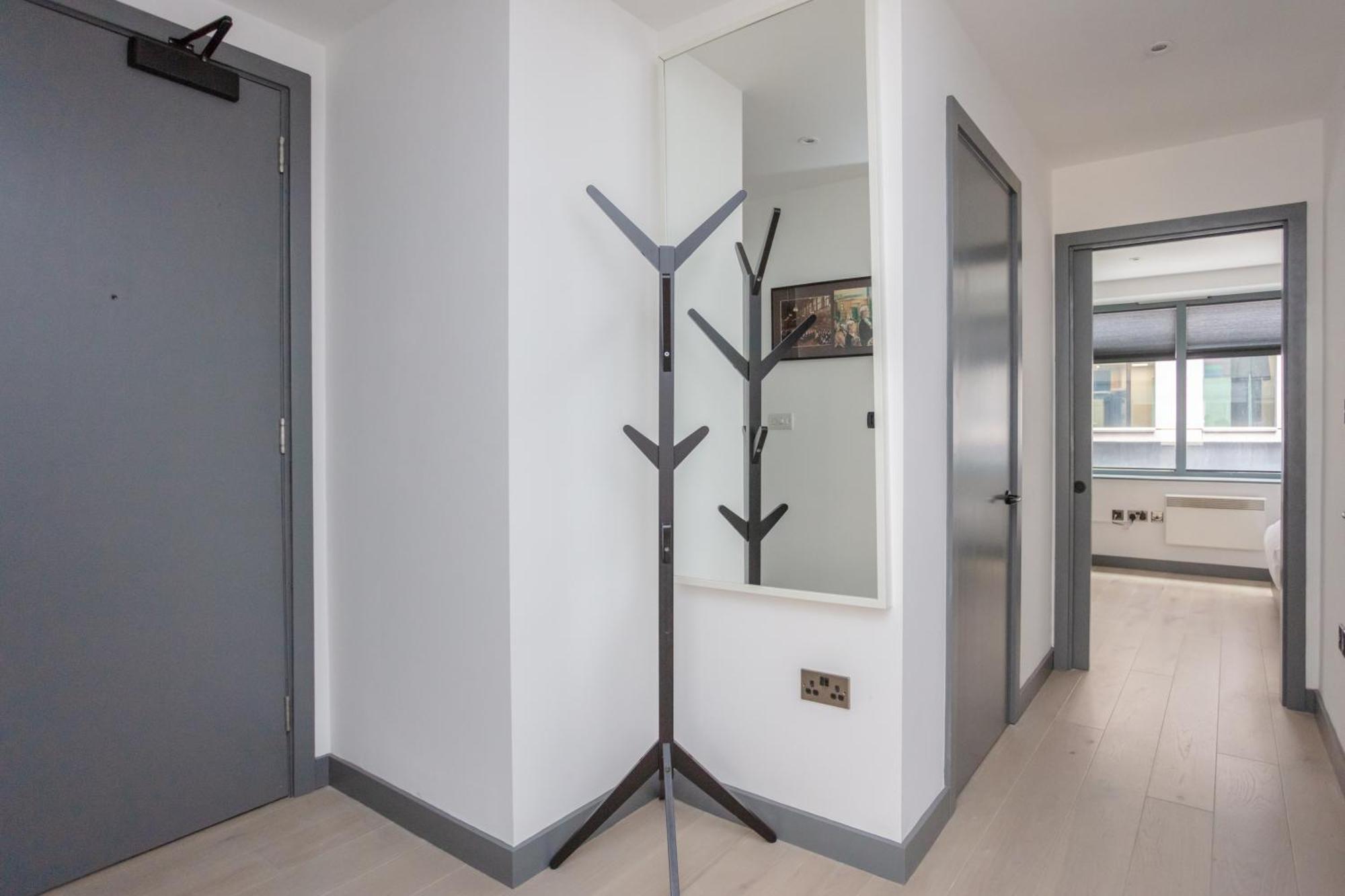 Stylish 1 Bedroom Apartment In Holborn In A Great Location Londen Buitenkant foto