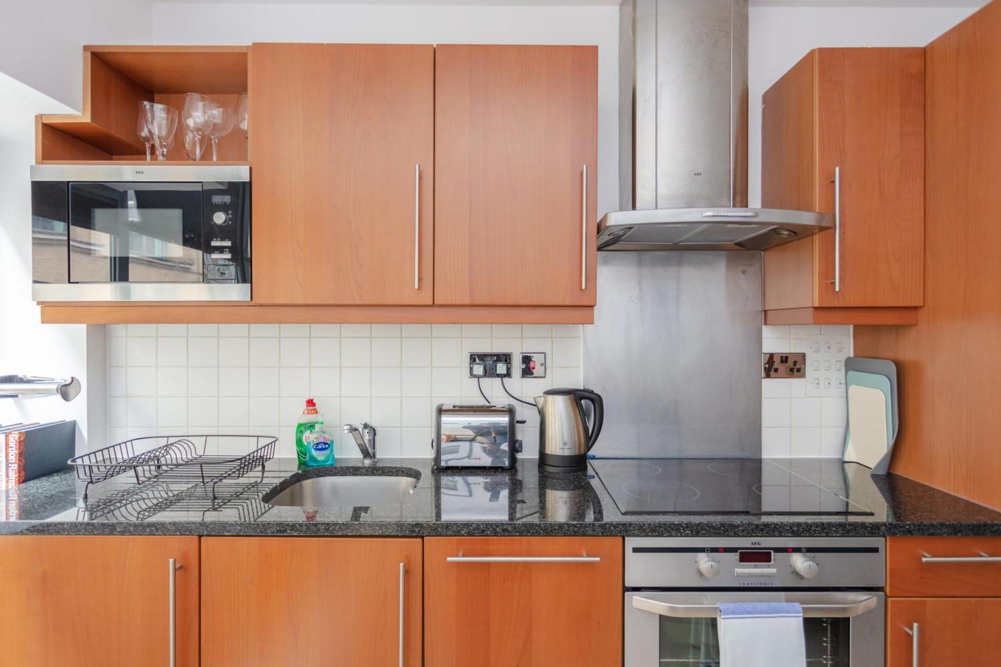 Stylish 1 Bedroom Apartment In Holborn In A Great Location Londen Buitenkant foto