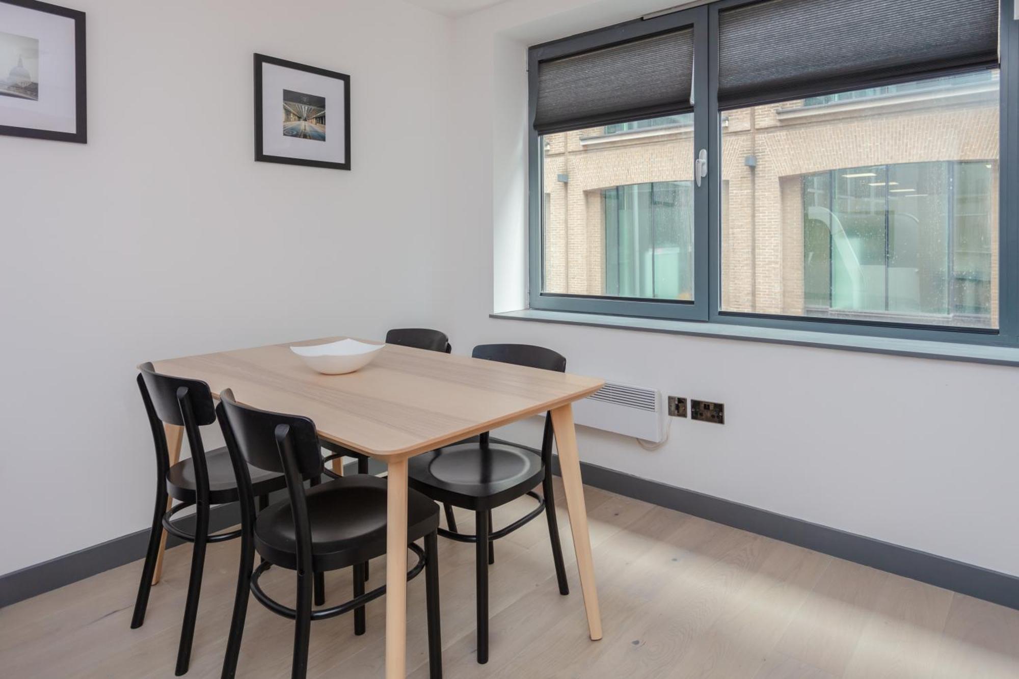 Stylish 1 Bedroom Apartment In Holborn In A Great Location Londen Buitenkant foto